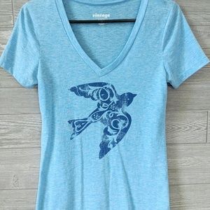 Old Navy Vintage Pale Blue Birdie V-Neck Tee